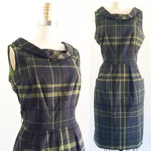 Green plaid vintage inspired dress with pockets